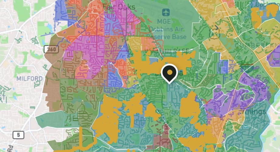 The Mail Drop Builder map: carrier routes drawn as colored street lines, with the routes in your drop highlighted gold.